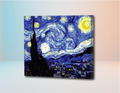 Cuadro pintado con técnica de números de la Noche Estrellada de Van Gogh con tonos azules, amarillos y negros.